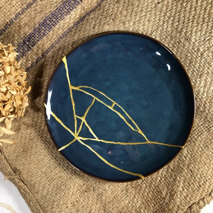 Kintsugi workshop close-up